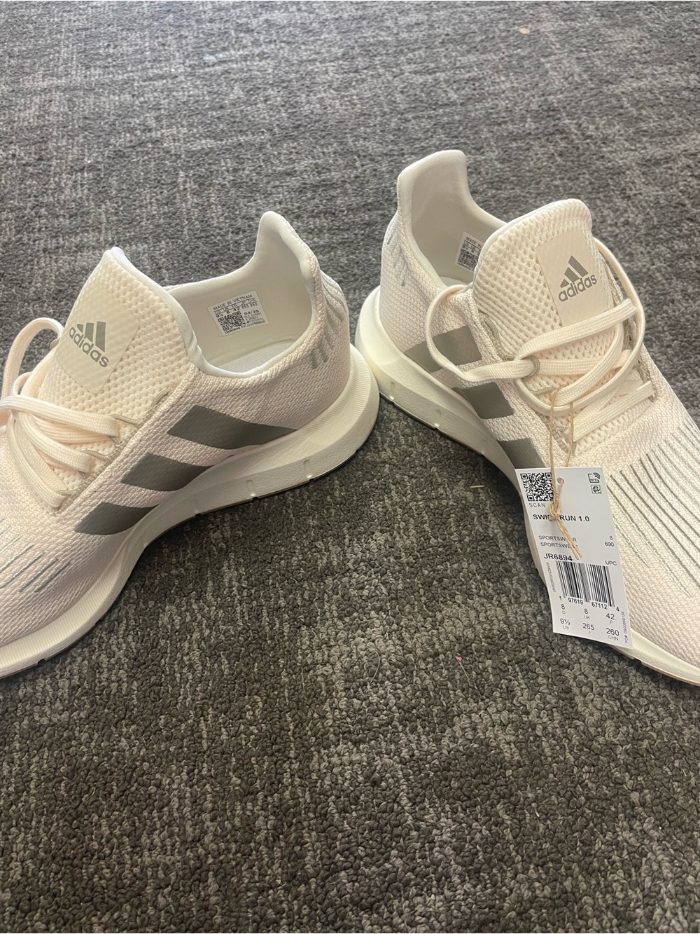 NWOT Women’s Size 9.5 Adidas Swift Run 1.0 - Picture 6 of 10